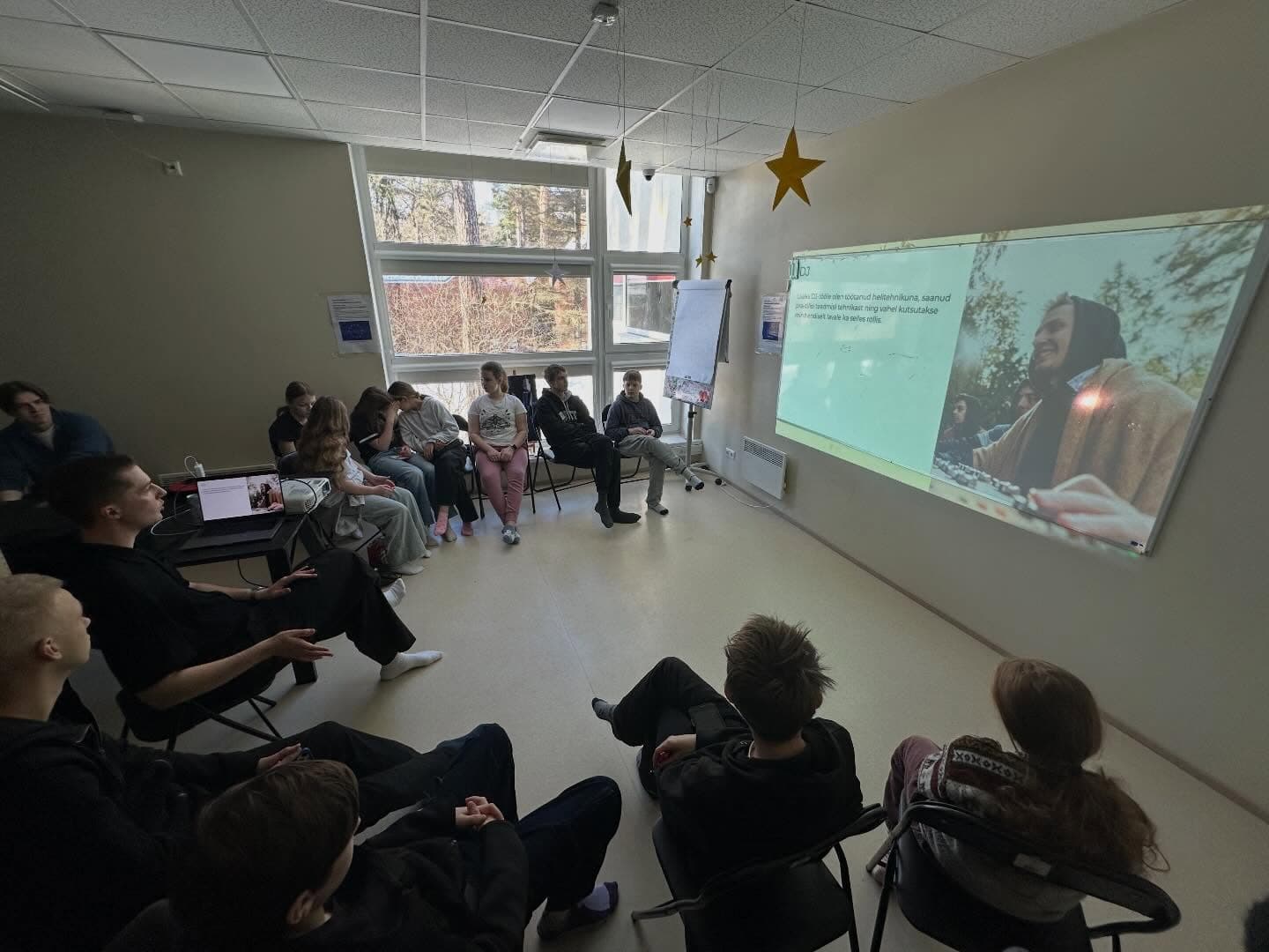 Narva-Jõesuu noortekeskuses toimus sari "3 õhtut - 3 lugu" - 9