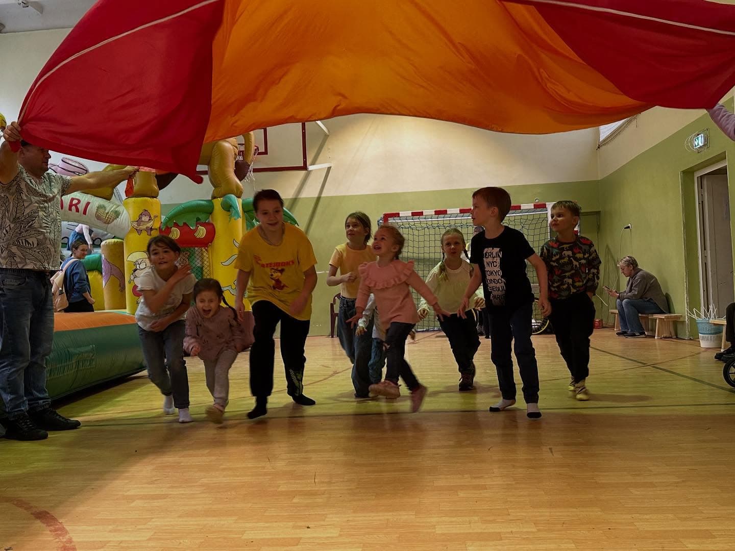 В школе Нарва-Йыэсуу прошёл тёплый осенний семейный день - 13