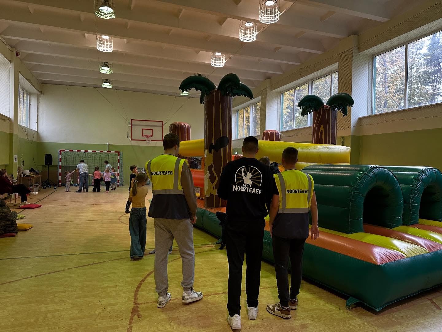 В школе Нарва-Йыэсуу прошёл тёплый осенний семейный день - 17