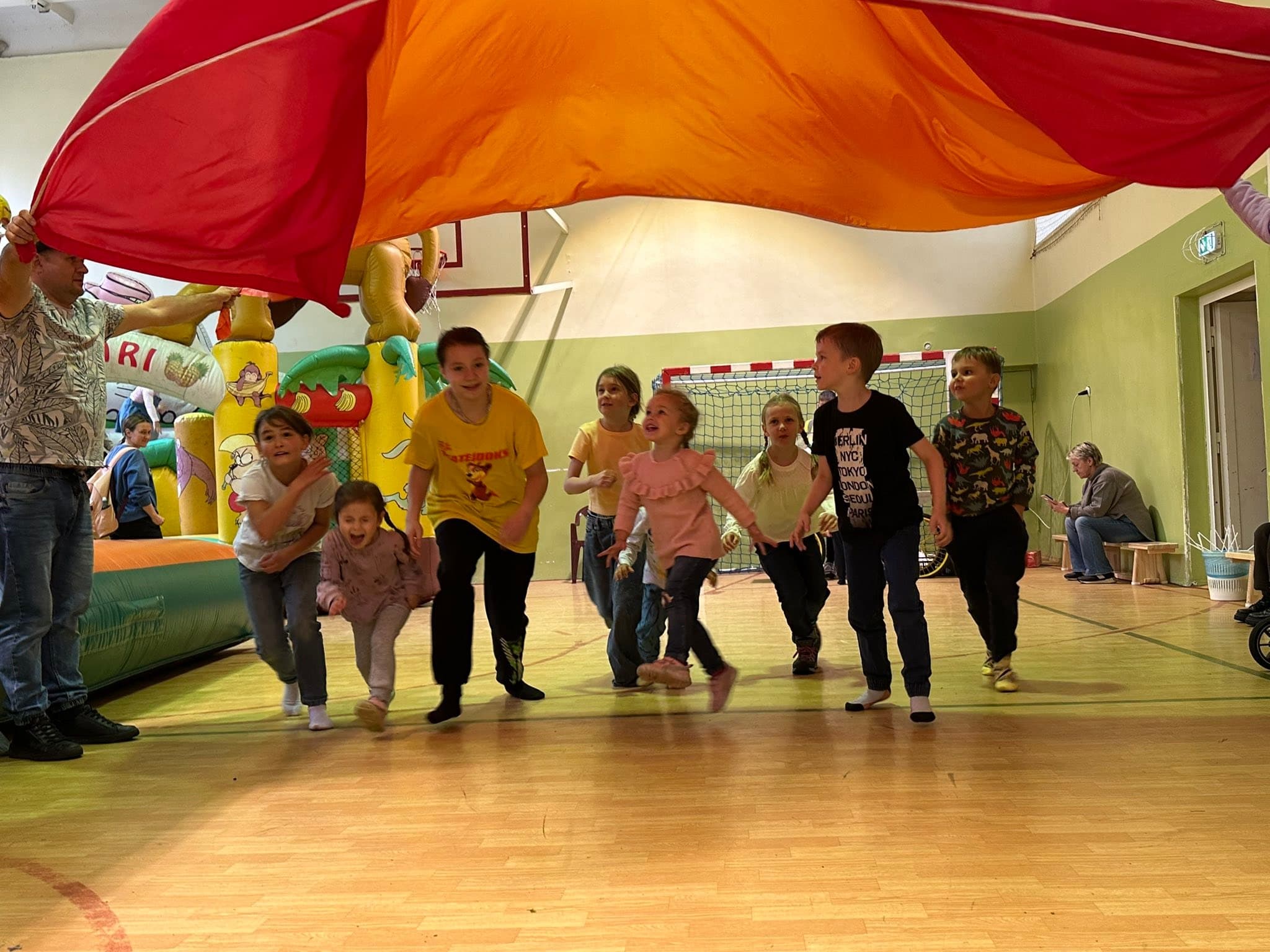 В школе Нарва-Йыэсуу прошёл тёплый осенний семейный день - 36